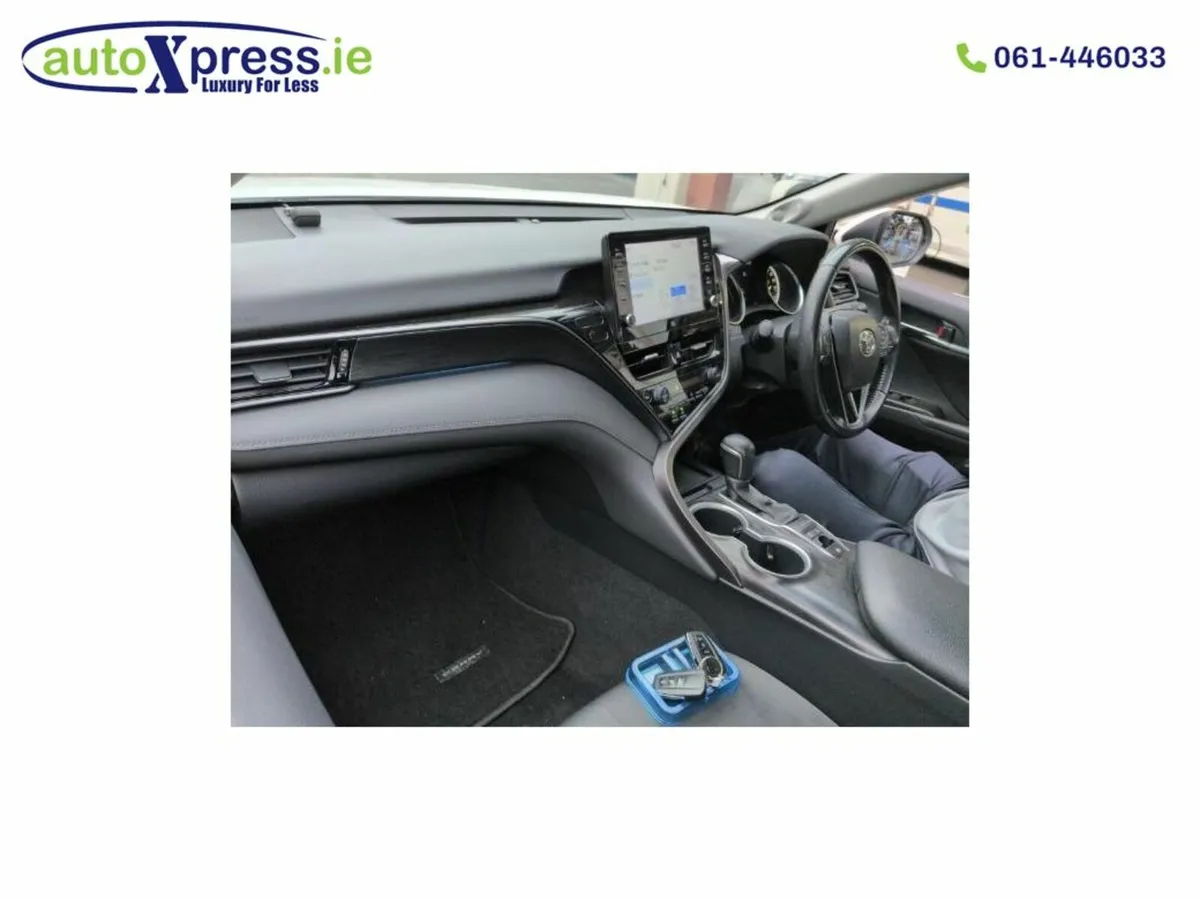 Toyota Camry Hybrid G Automatic - Image 2