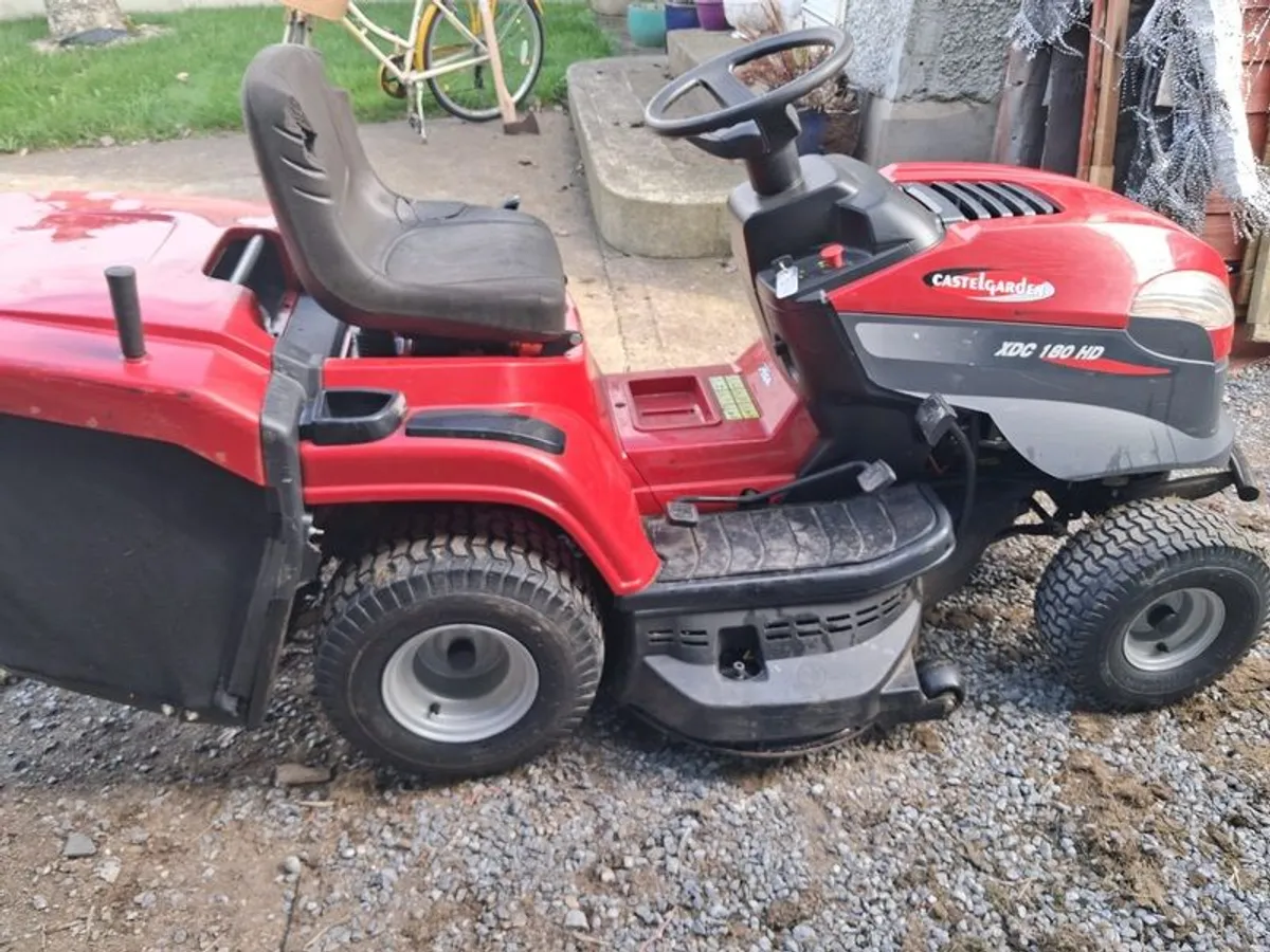 Castlegarden XDC 180 HD ride on mower - Image 2