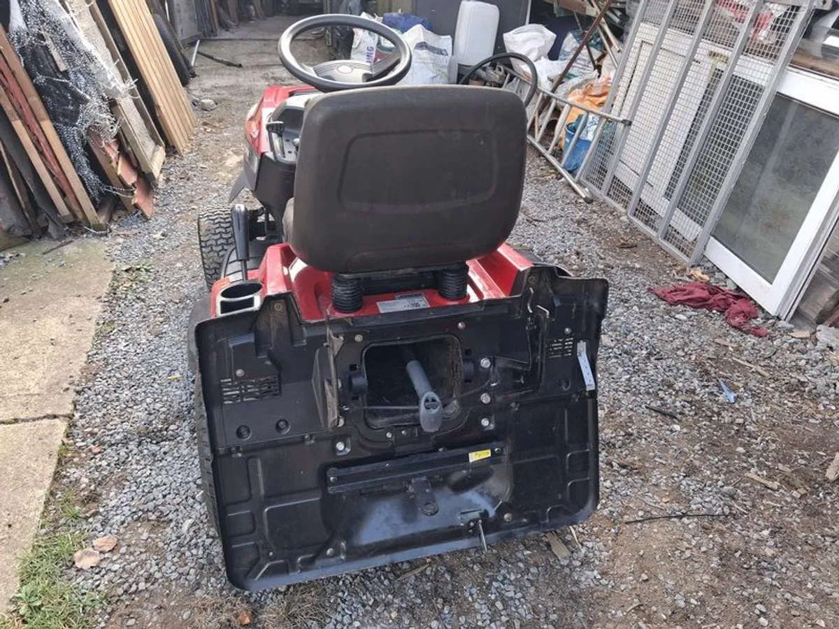 Castlegarden XDC 180 HD ride on mower - Image 4