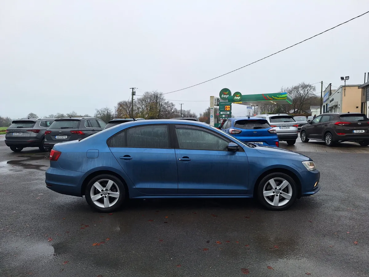 Volkswagen Jetta 2.0 High Spec/Camera/App Connect - Image 2