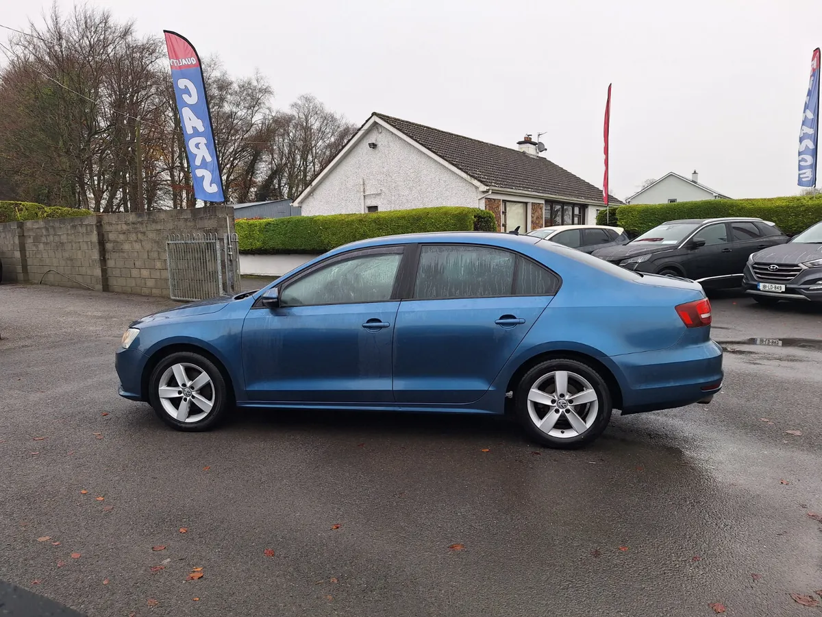 Volkswagen Jetta 2.0 High Spec/Camera/App Connect - Image 4