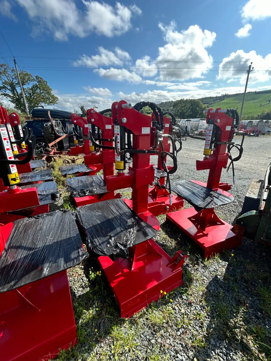 New Hand Logsplitters 16T €10 Per Week - Image 2