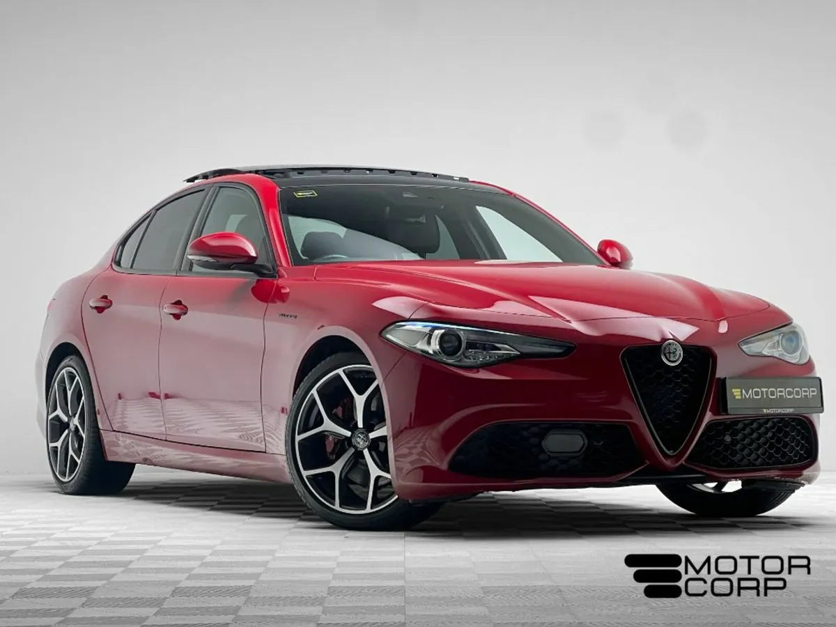 Alfa Romeo Giulia VELOCE 2.0 TURBO 280HP *PAN ROOF - Image 1