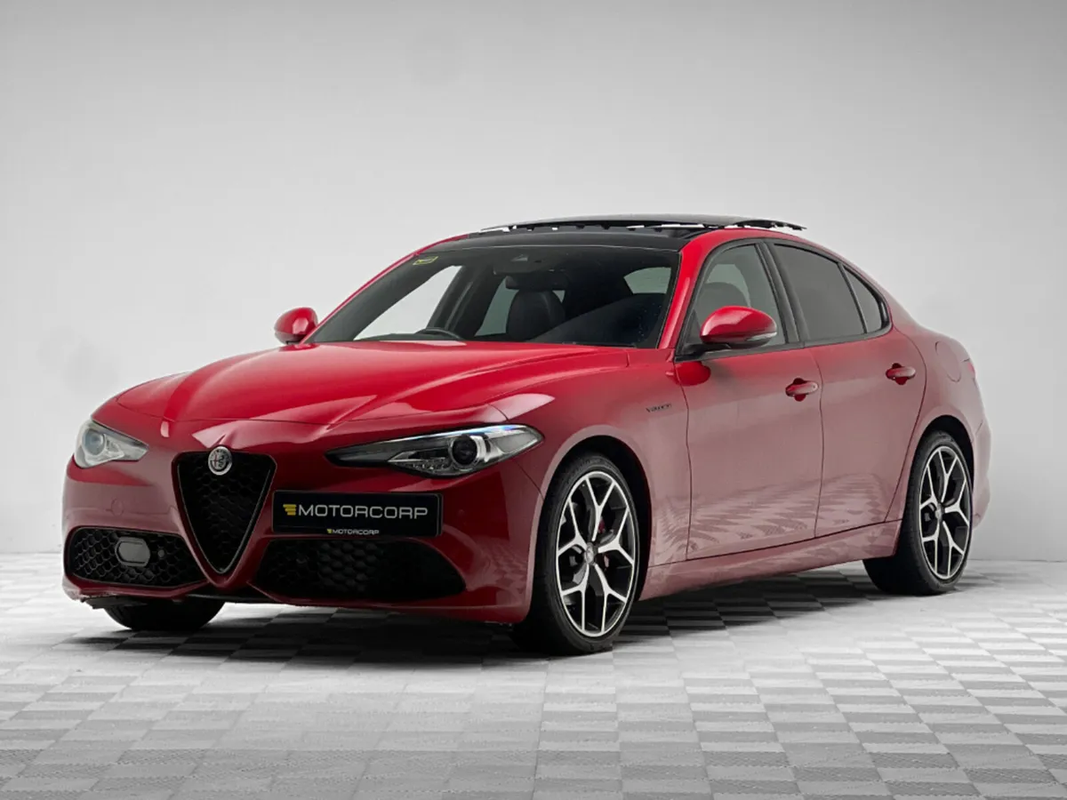 Alfa Romeo Giulia VELOCE 2.0 TURBO 280HP *PAN ROOF - Image 3