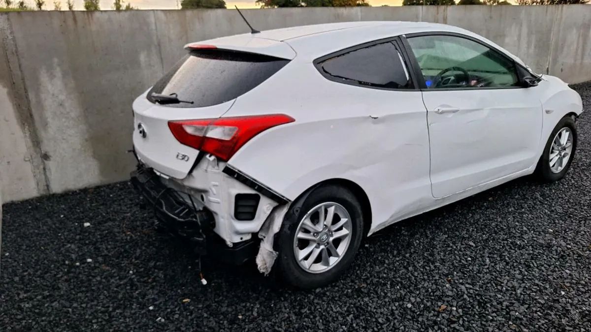 Hyundai i30 2015 - Image 4