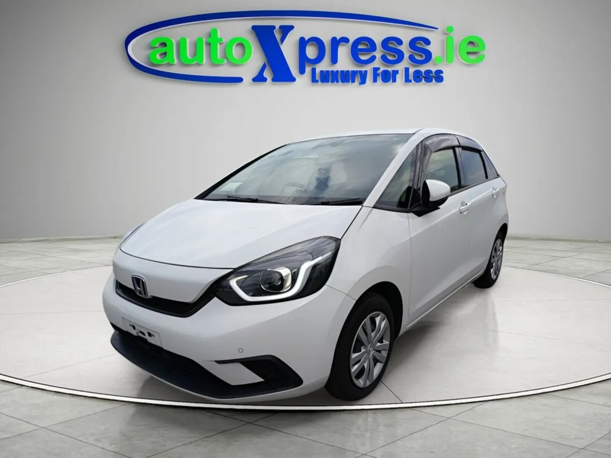 Honda Fit 1.5 E:HEV HOME Automatic, Reversing came - Image 3