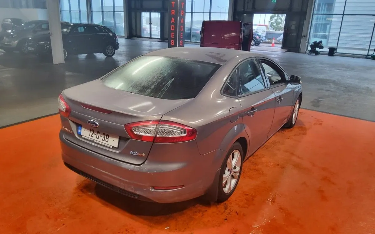 Ford Mondeo 1.6TDCi 115PS Zetec - Image 3