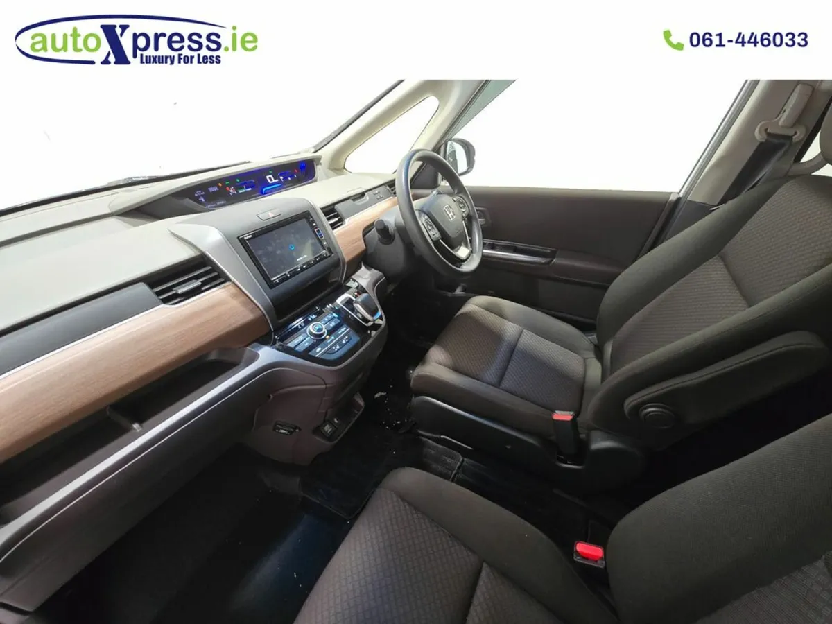 Honda Freed HYBRID G Automatic, 7 Seat Reversing c - Image 2
