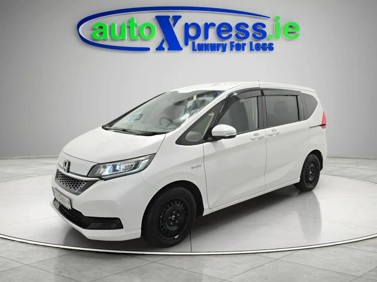 Honda Freed HYBRID G Automatic, 7 Seat Reversing c - Image 3