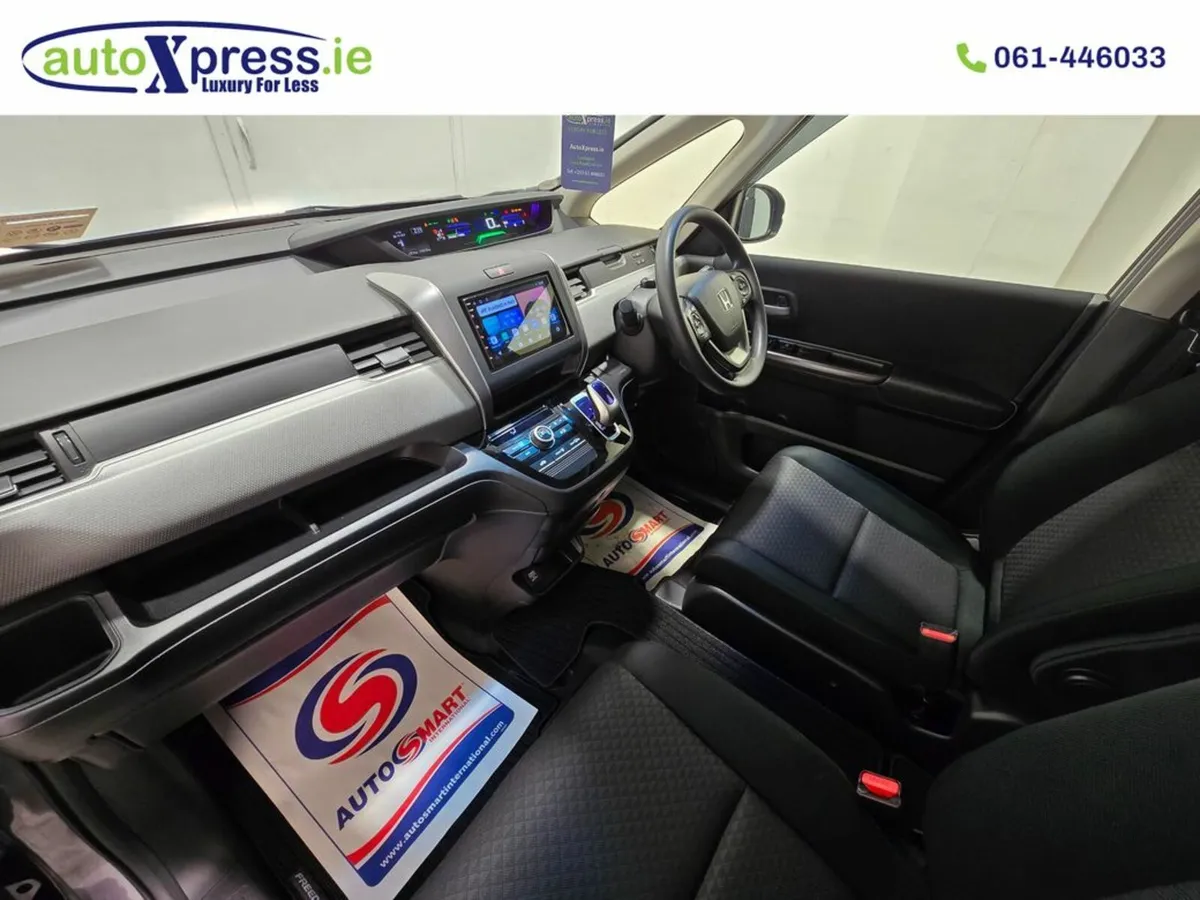 Honda Freed + 1.5 Hybrid Automatic, Reversing came - Image 4
