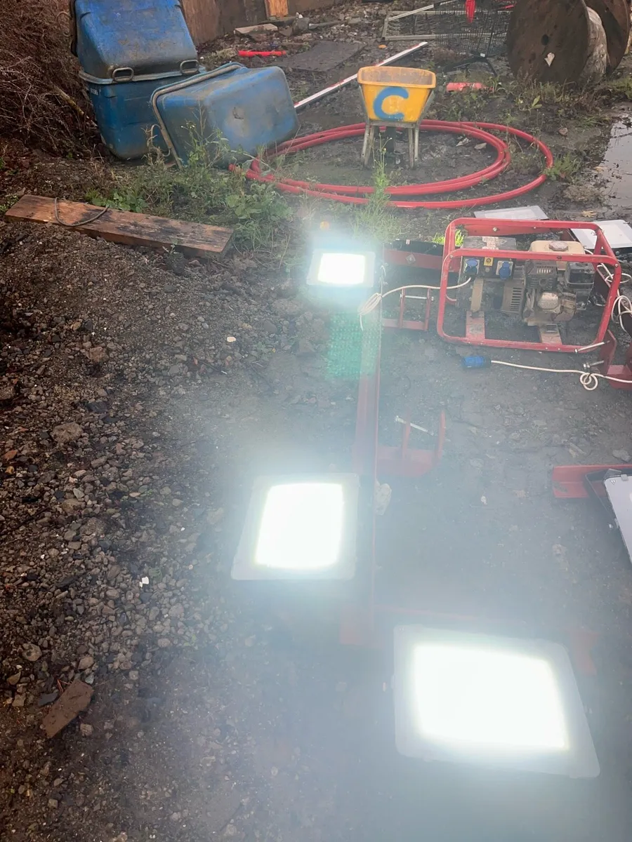 External spot lights - Image 2