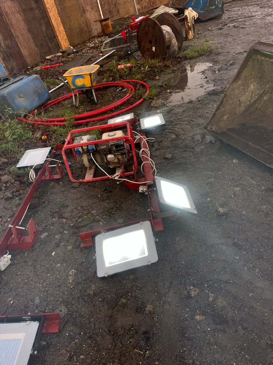 External spot lights - Image 3