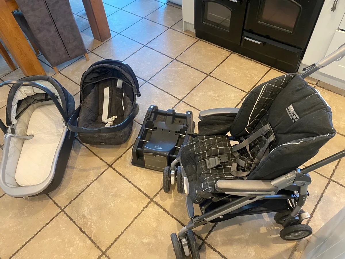 Baby buggy-3 part travel system Primo Viaggio