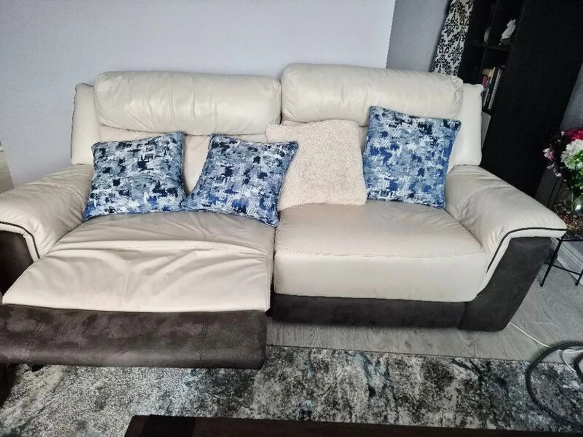 Manning 3 Seater Manual Recliner - Image 4