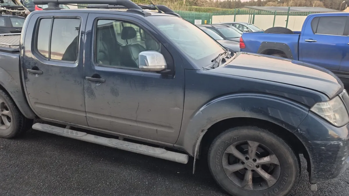 2012 NISSAN NAVARA D40 COMPLETE JEEP FOR BREAKEING - Image 3