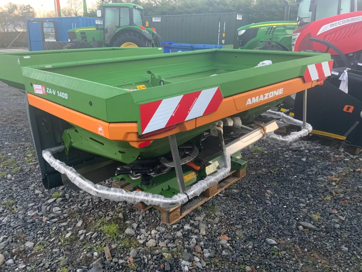 Amazone Fertiliser Spreader - Image 3