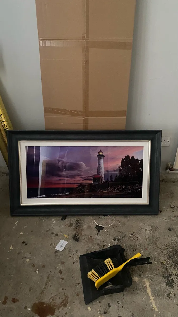 Pictures and steampunk clock - Image 2