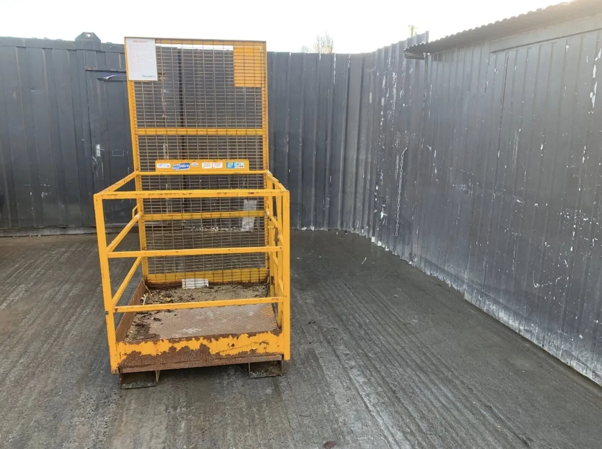 Man Cage To Suit Forks - Image 2