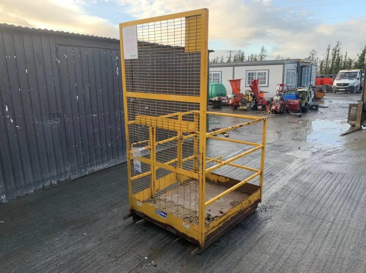 Man Cage To Suit Forks - Image 3