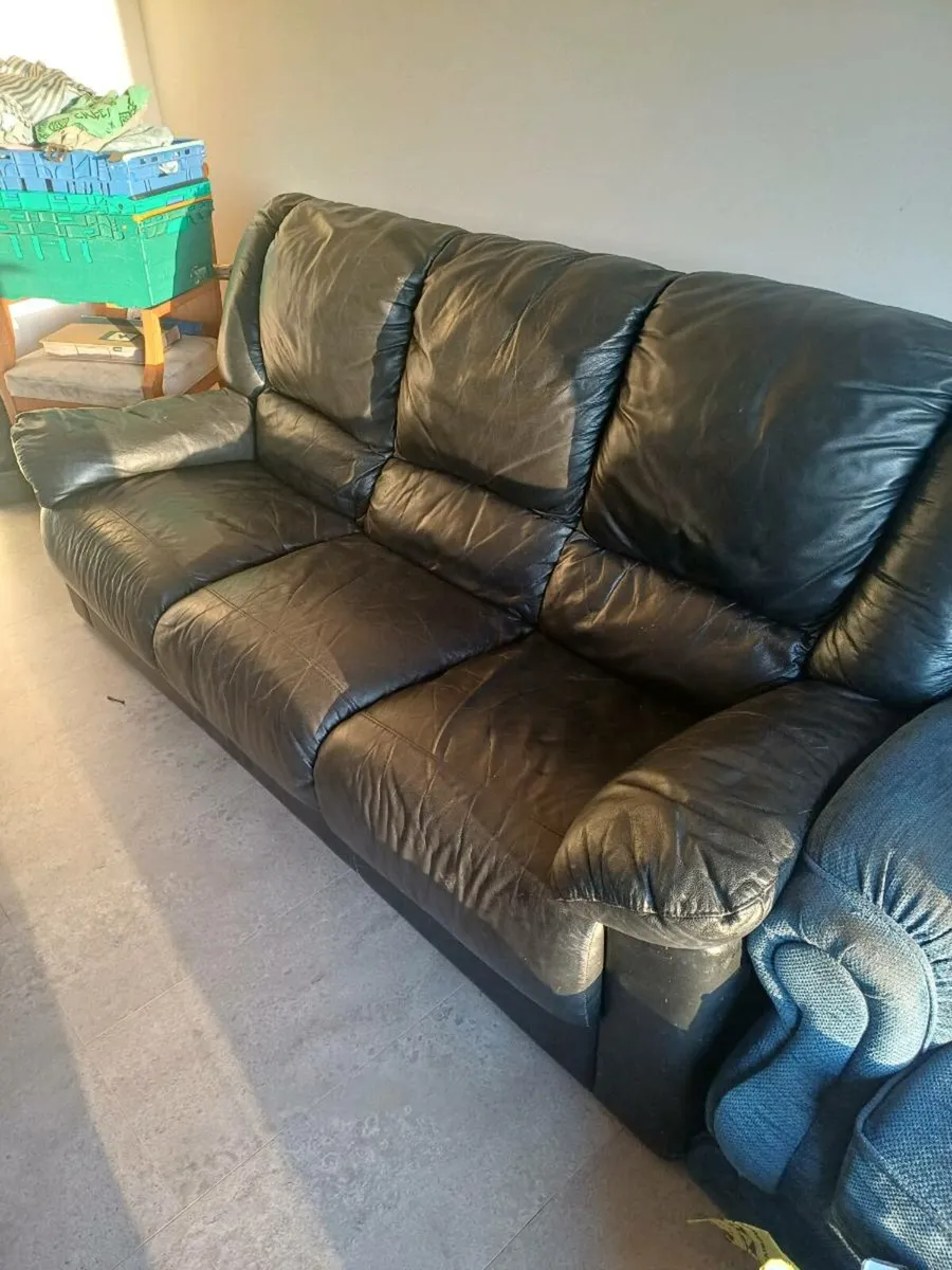 3 seater leather couch - Image 3
