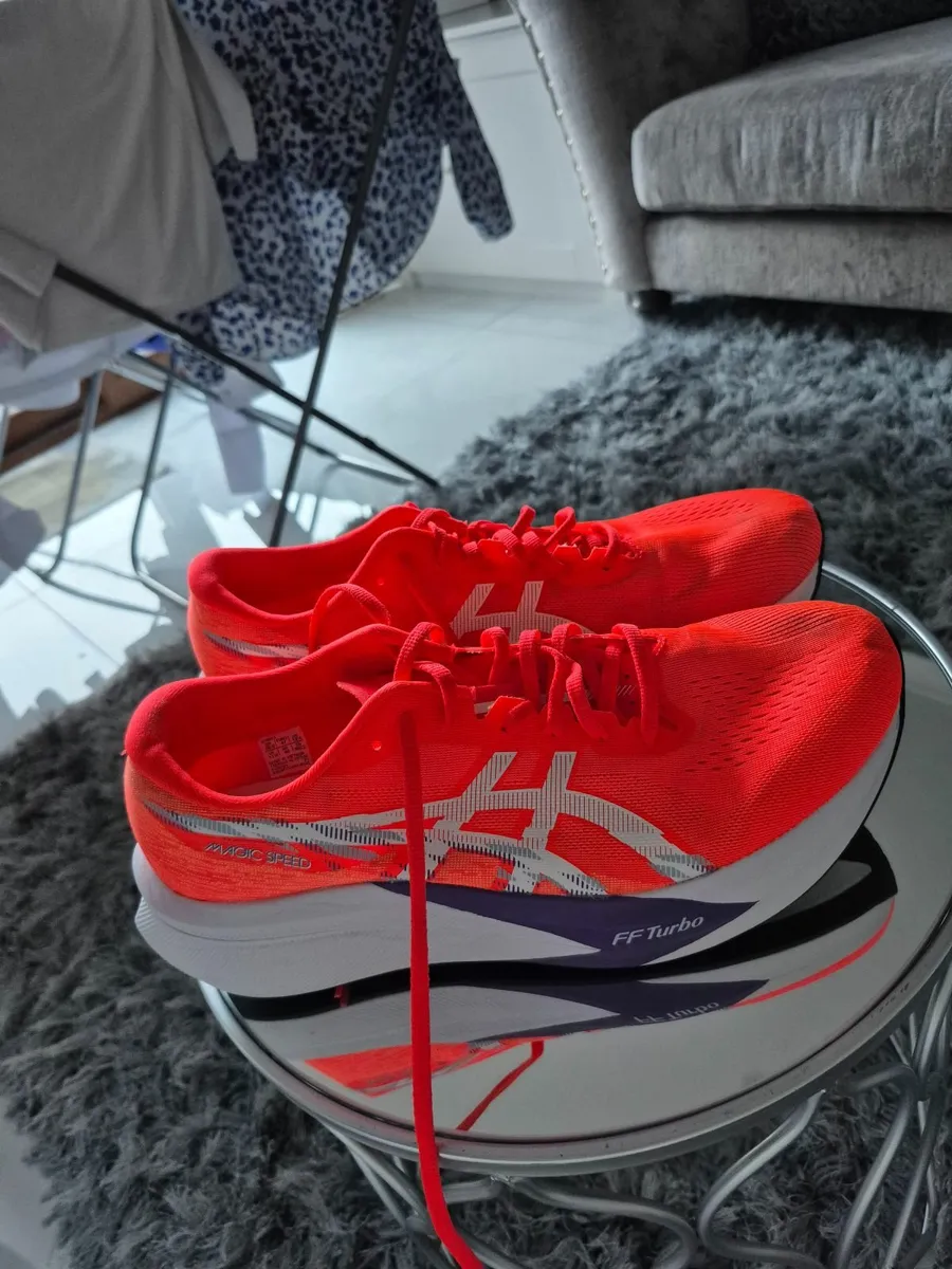 Asics Magic Speed 4 Men's Running Shoes - Image 3