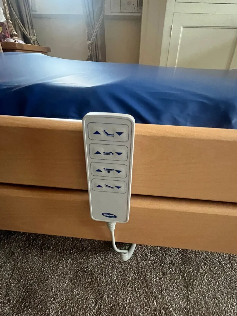 Hospital bed - Image 2