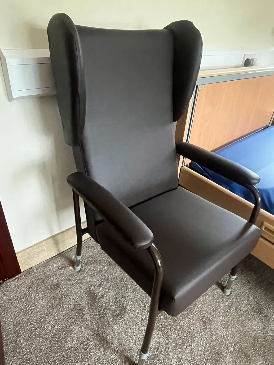 Brown chair - Image 2