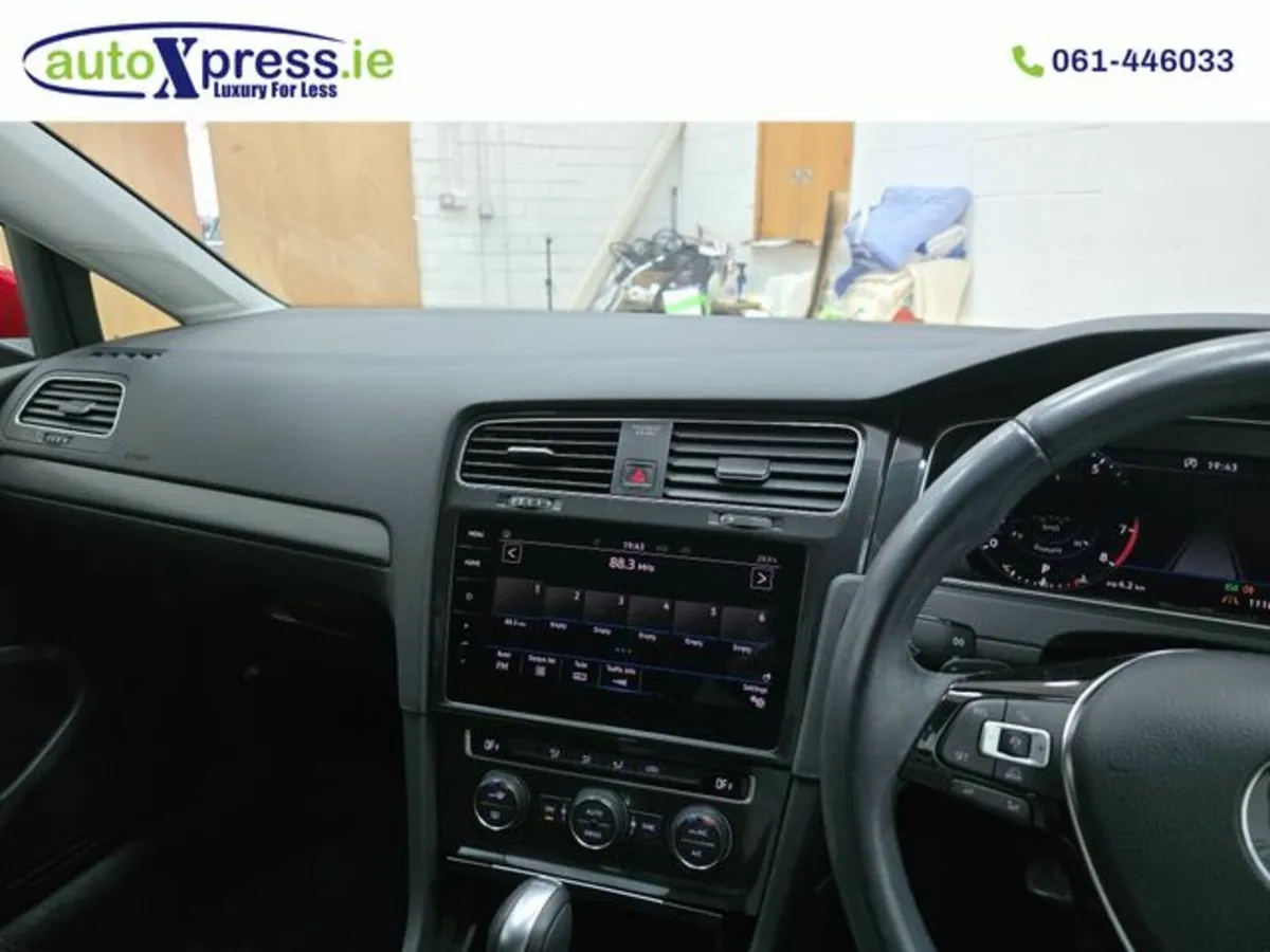 Volkswagen Golf 1.2 TSI Automatic, Reversing camer - Image 4