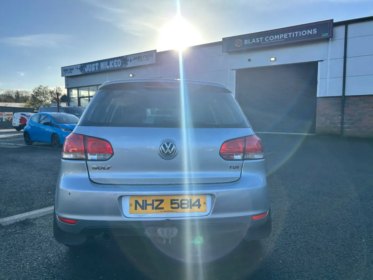 Volkswagen Golf 2010 - Image 4