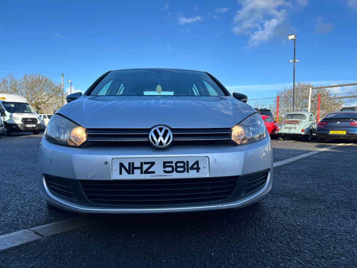 Volkswagen Golf 2010 - Image 2