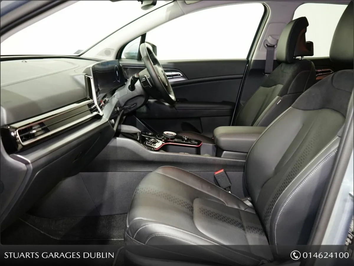 Kia Sportage PHEV SPECIAL EDITION **BLACK LEATHER - Image 3