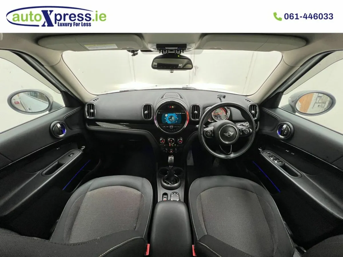 Mini Cooper CROSSOVER 2.0 Automatic - Image 2