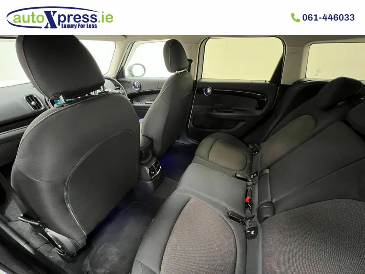 Mini Cooper CROSSOVER 2.0 Automatic - Image 4