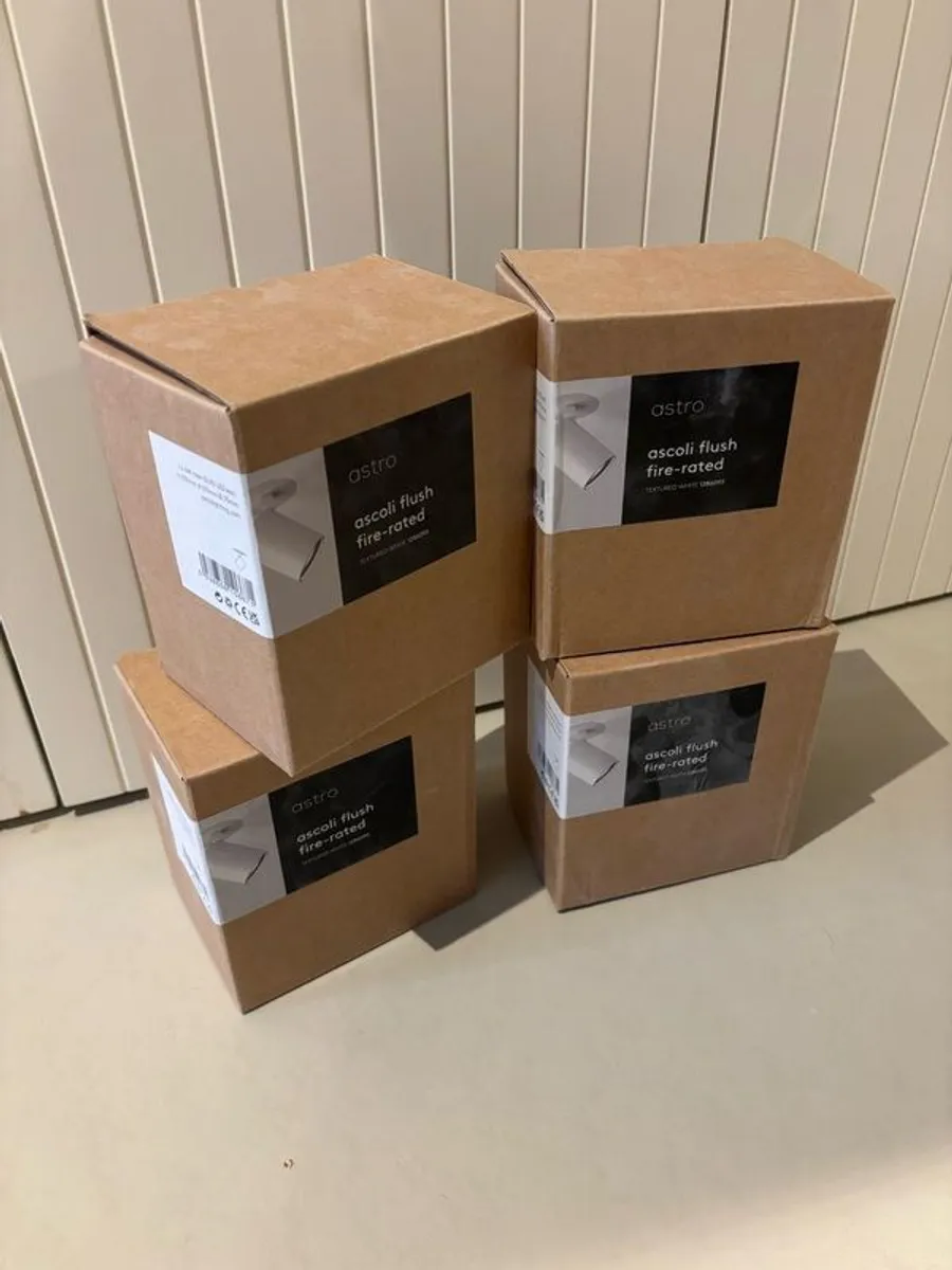 4 Astro Ascoli - Flush Mounted Ceiling Spotlights - Image 1