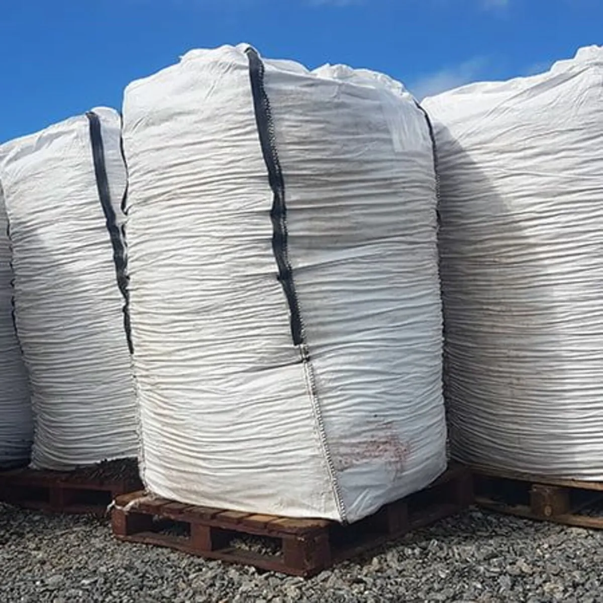 Mini Bark Mulch Jumbo Bag - Image 1