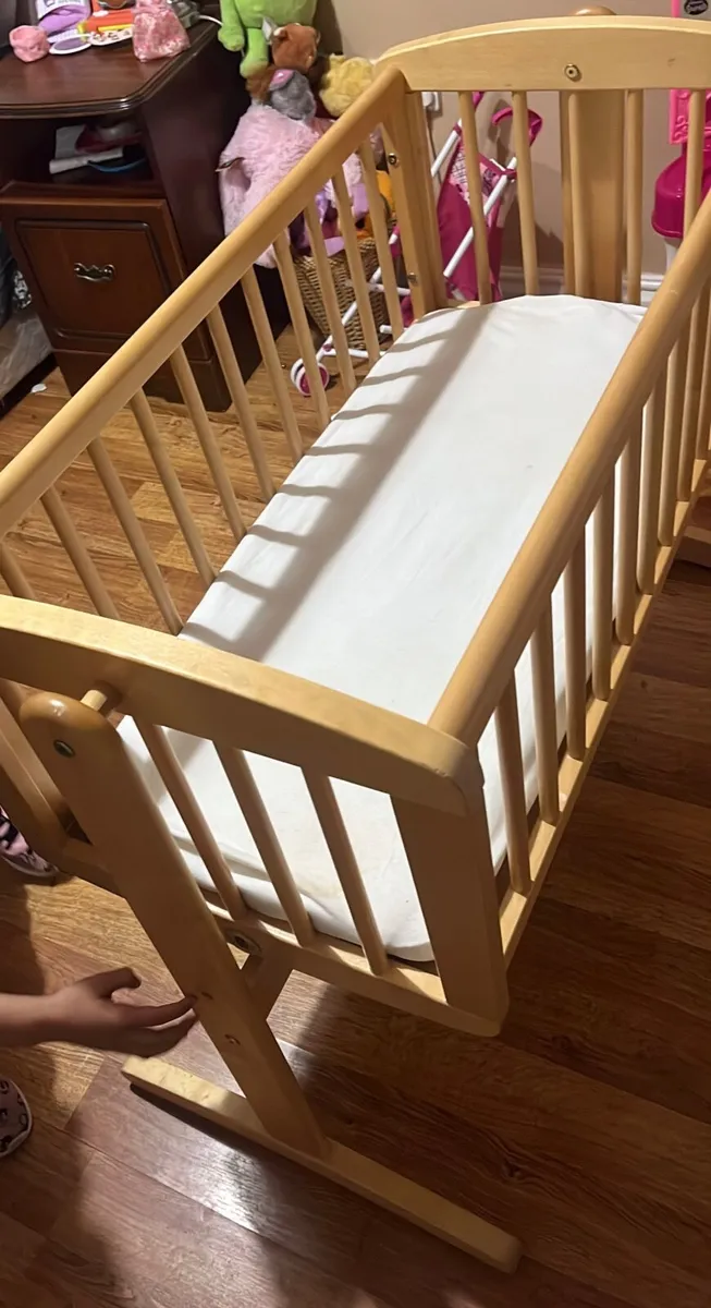 Crib - Image 1