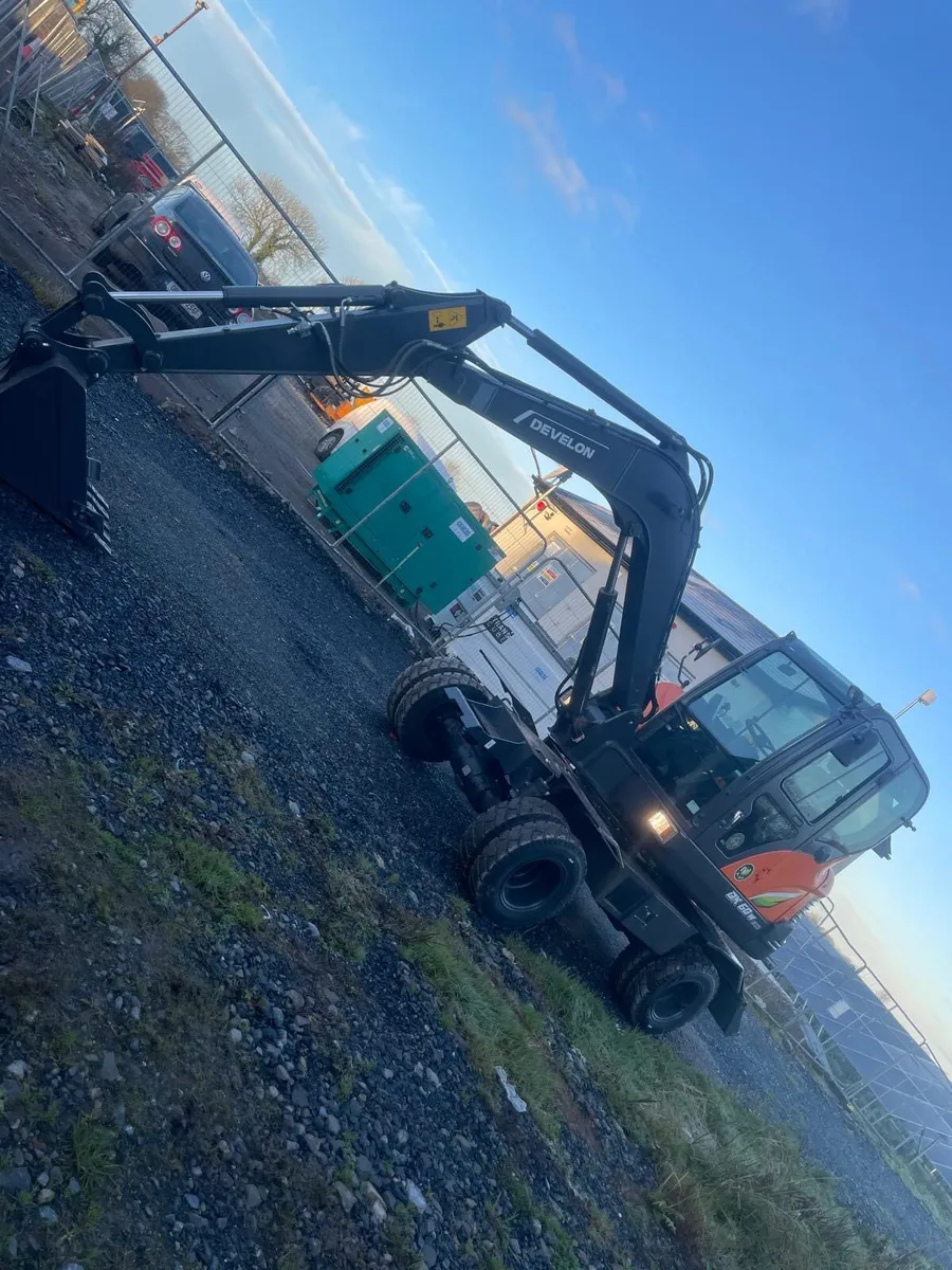 New 6 ton develon rubber duck - Image 4