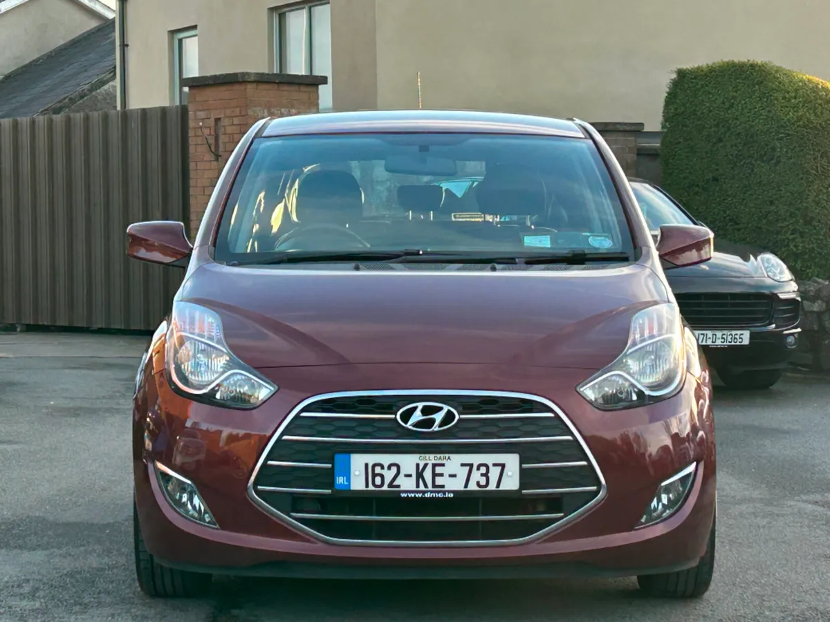 Hyundai ix20 1.4 PETROL DELUXE *LOW KMS* - Image 2