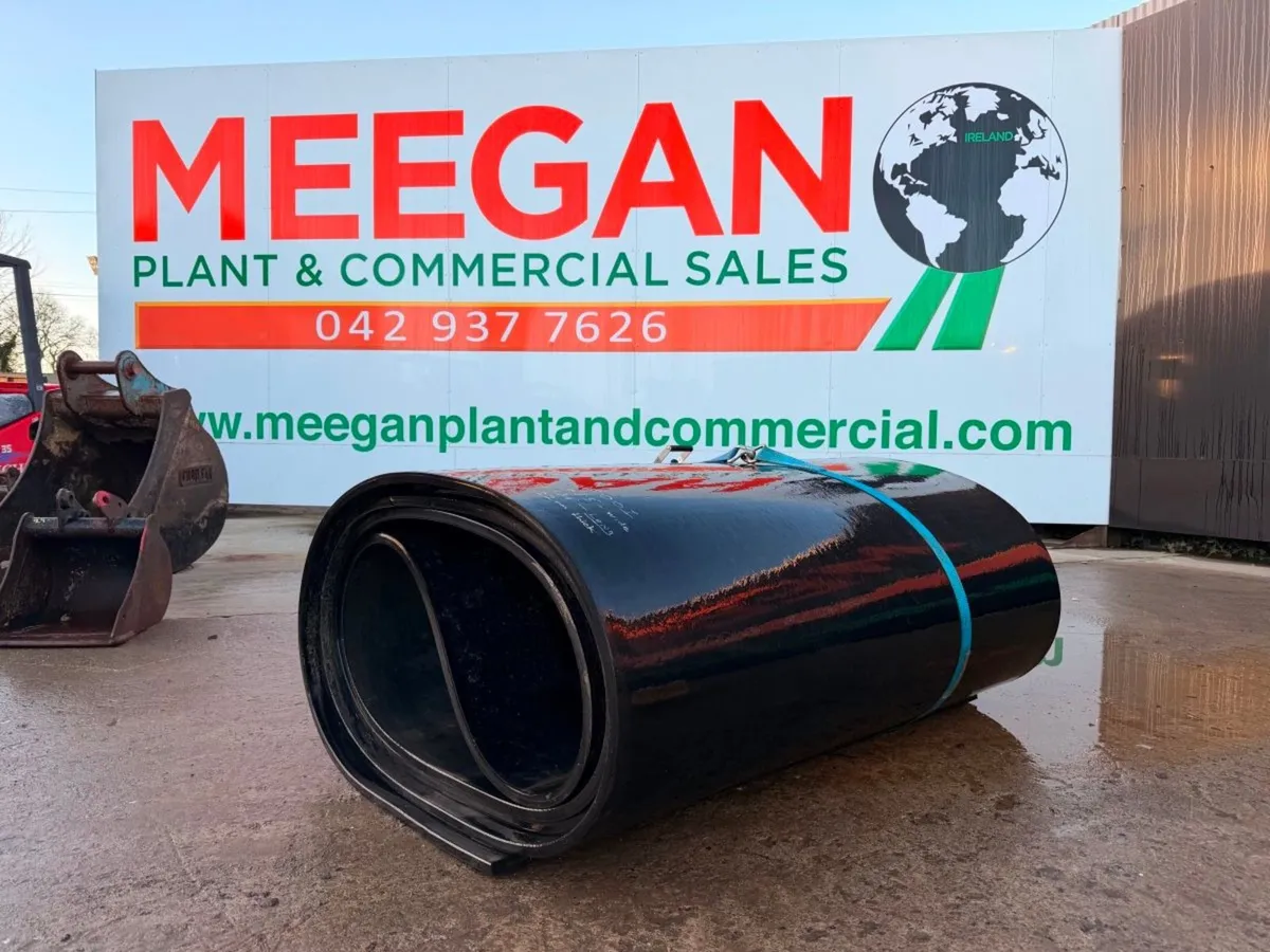 64" X 34 FT   RUBBER CONVEYOR MATTING ....001 - Image 1