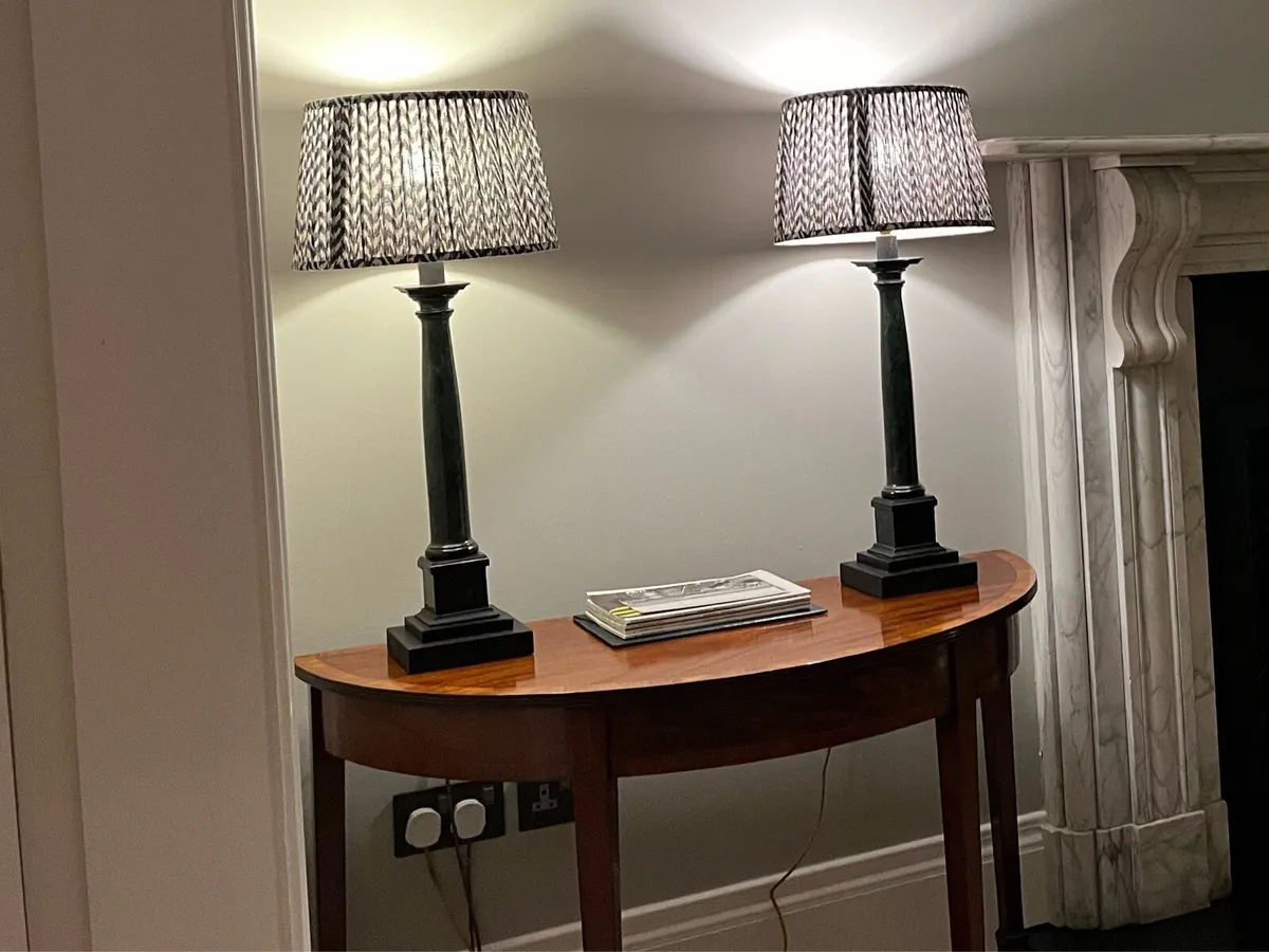 Pair of dark green and black pillar lamps - Image 1