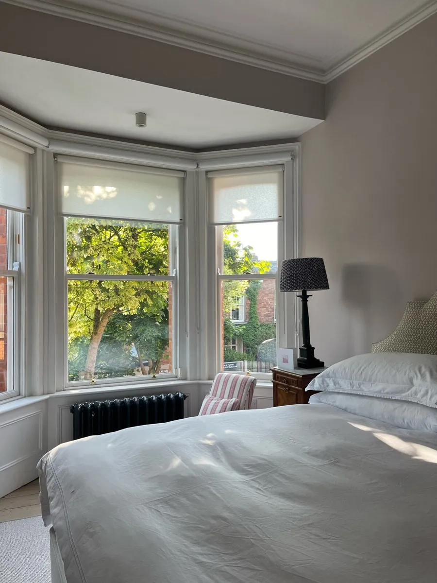 Pair of dark green and black pillar lamps - Image 4