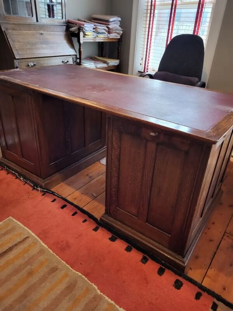 Antique desk - Image 2