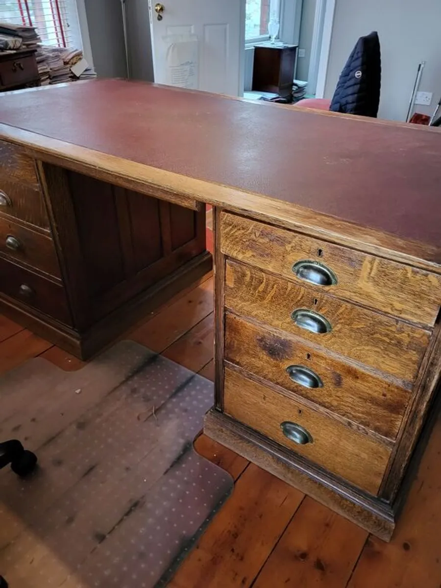 Antique desk - Image 3