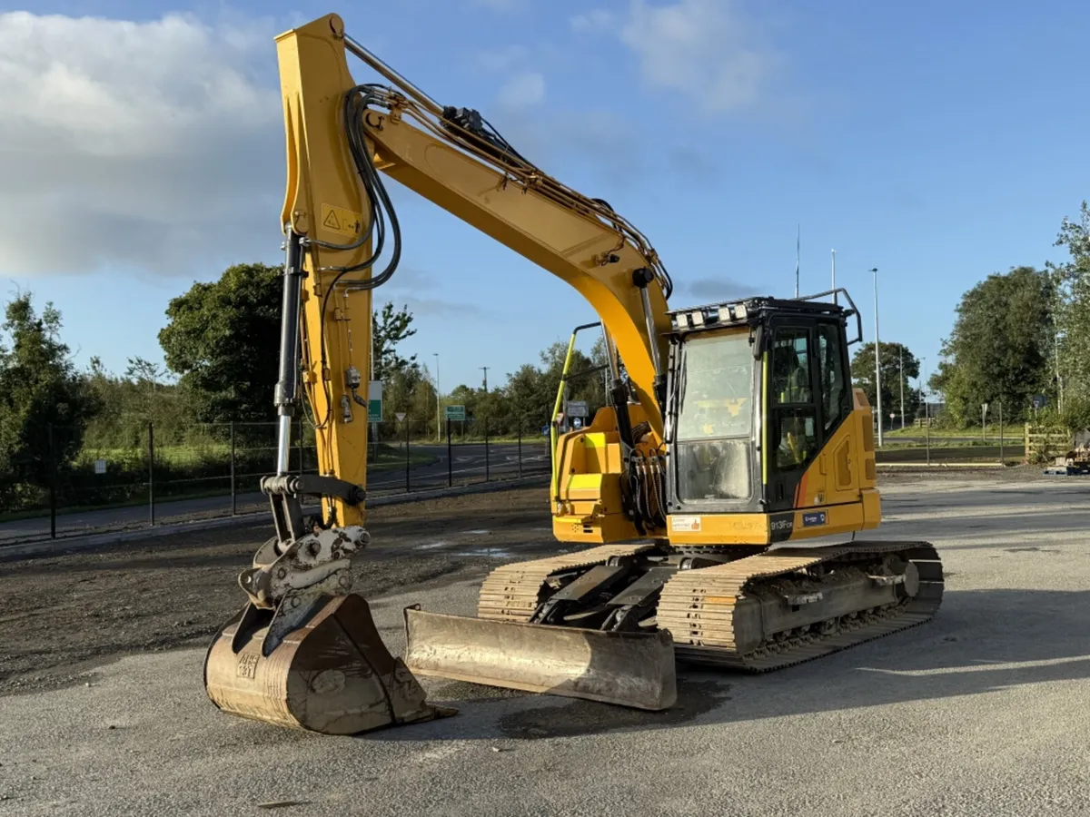 2023 LIUGONG 913FCR SITE-READY W/BUCKETS & BLADE - Image 1