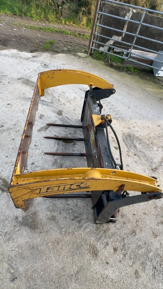 Tanco bale shear - Image 2