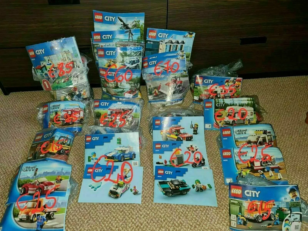Lego City sets 
all 100% complete - Image 2