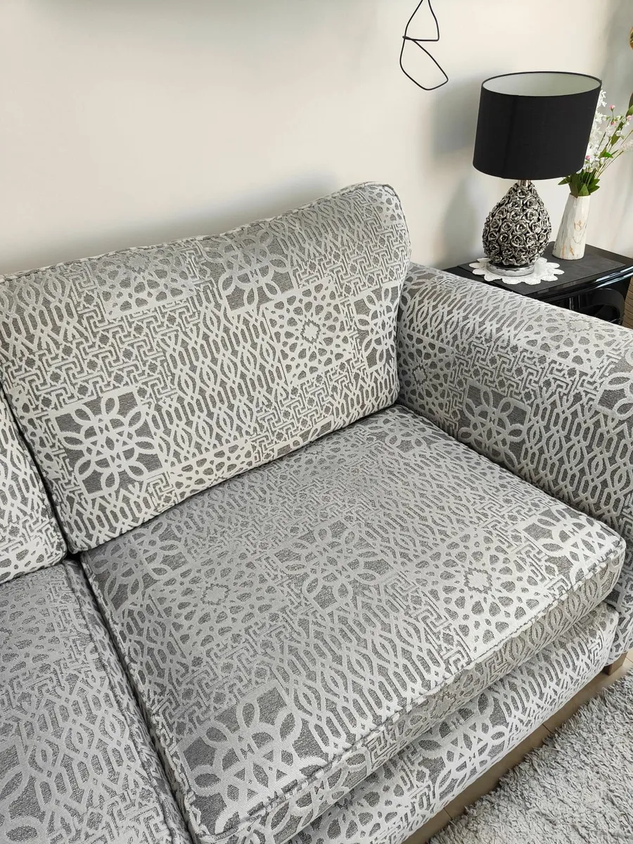 Luxurious Grey 4-Seater Sofa – Virtually New, Sho - Image 4