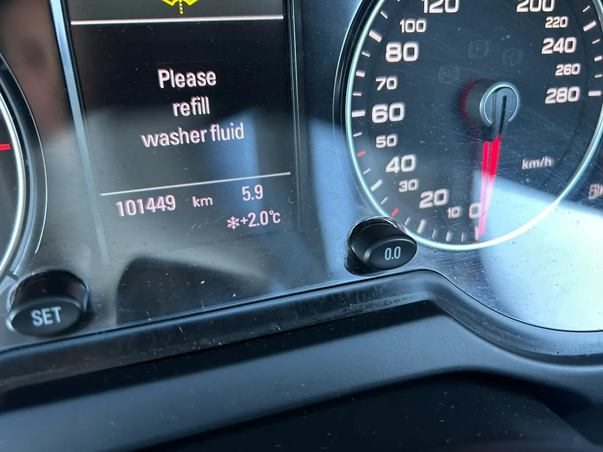 Audi Q5 2013     2.0 TDI  low tax  new nct08/26 - Image 4