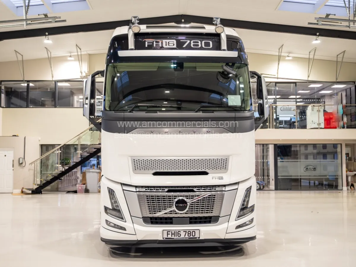 NEW 2025 VOLVO FH16 780 AERO GLOBETROTTER XL - Image 3