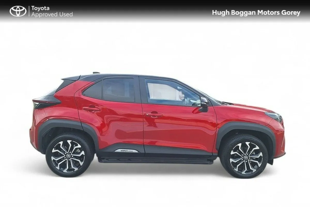 Toyota Yaris Cross CR LUNA SPORT 4DR AUTO CROSS - Image 3
